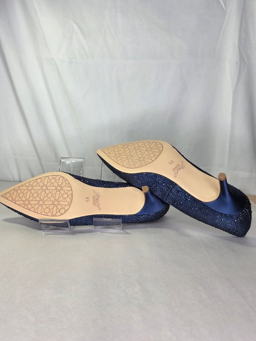 Jewel Badgley Mischka Women's Frenchie Kitten Heel Evening Pumps - Navy - Picture 5 of 7
